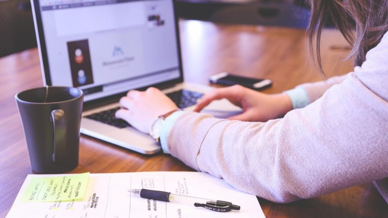 手机与电脑测速差异：以你实际玩的那台为准 示意图